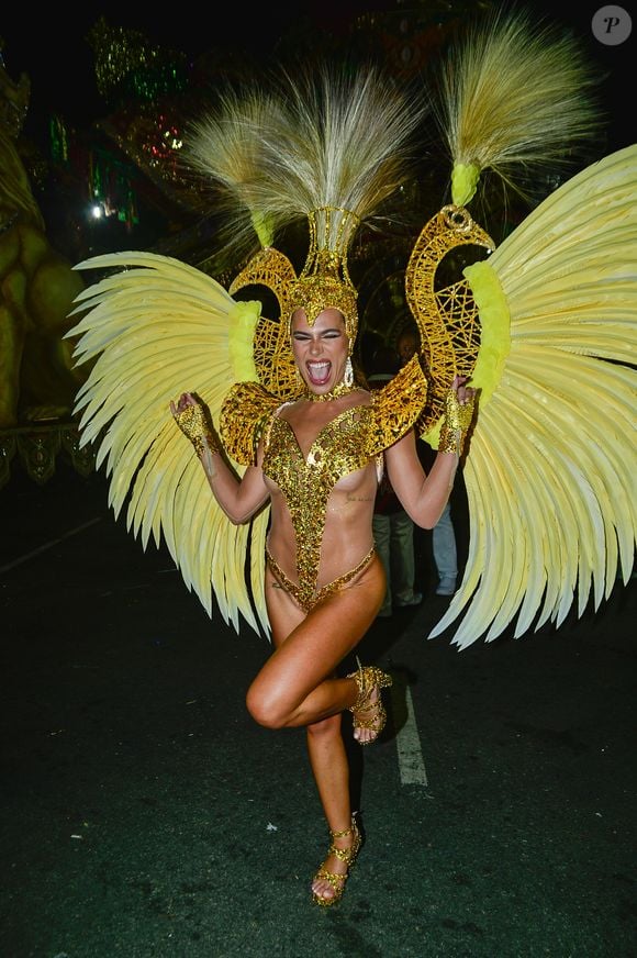 Carnaval 2026: Mariana Goldfarb apareceu com um costeiro volumoso