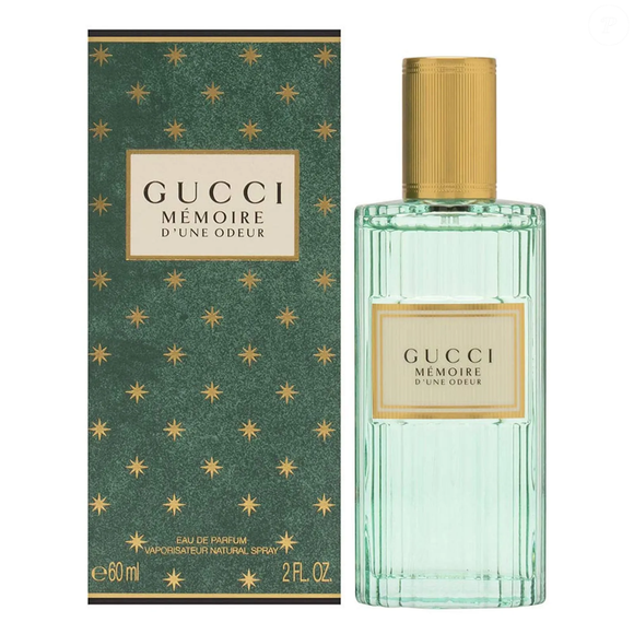 Segundo a GQ México, o Gucci Mémoire D'une Odeur é o perfume favorito de Harry Styles e aposta em notas de camomila romana, jasmim, sândalo, cedro e baunilha