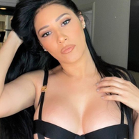 Após pedidos por entrada em plataforma adulta, Simaria sensualiza com maiô cavado e esbanja corpão