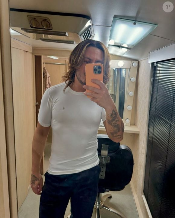 Marcus Majella deixou todo mundo impressionado ao surgir com uma camiseta coladinha na web