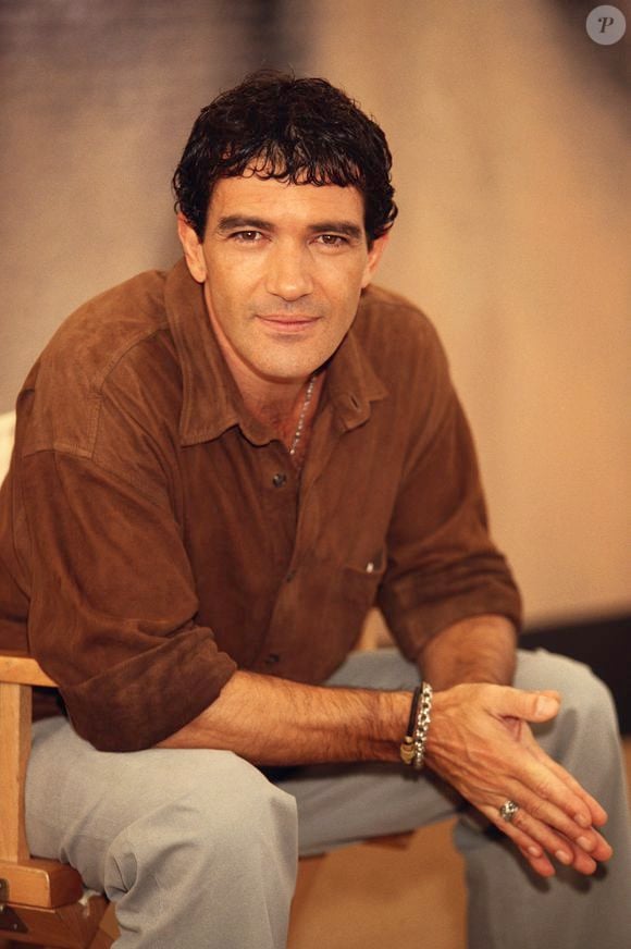Antonio Banderas falou sobre envelhecimento aos 66 anos e explicou por que considera a busca pela juventude eterna um 'convite ao sofrimento'