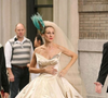 Look de noiva de Carrie Bradshaw, de 'Sex and The City' marcou época entre as fashionistas e apareceu em duas versões no Baile Vogue