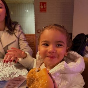 Bruna Biancardi foi questionada por uma fã se Mavie já havia desprendido da fralda e disse estar 'respeitando o momento' da filha