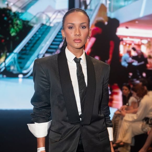 Maxiane assumiu querer beijar Henri Castelli