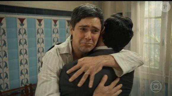 Candinho (Sérgio Guizé) fica arrasado ao descobrir morte de companheira em continuação de 'Êta Mundo Bom'