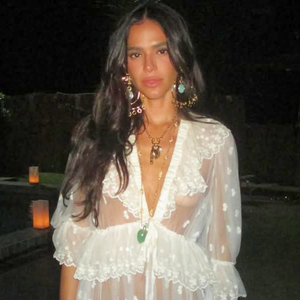 Look boho-chic e sensual na medida de Bruna Marquezine no Réveillon com Shawn Mendes ultrapassa R$ 110 mil; veja detalhes e preços das peças!