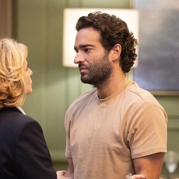 Em 'Vale Tudo', Afonso (Humberto Carrão) é filho de Odete Roitman (Debora Bloch).