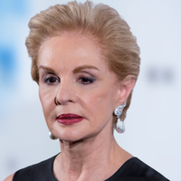 Estes são os sapatos que Carolina Herrera escolhe sempre que quer ganhar alguns centímetros com elegância