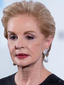 Estes são os sapatos que Carolina Herrera escolhe sempre que quer ganhar alguns centímetros com elegância