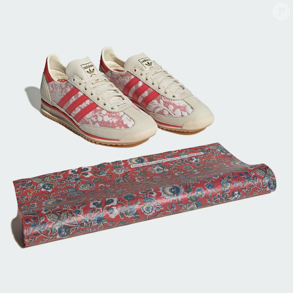 Inspirado no lifestyle retrô, o novo lançamento da Adidas combina design clássico, forro macio e acabamento artístico para acompanhar produções casuais com muito estilo