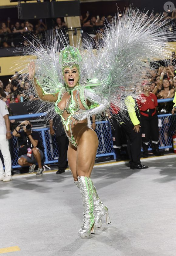 Fabíola de Andrade revelou para a imprensa na Sapucaí que irá visitar o marido nesta quarta (05)