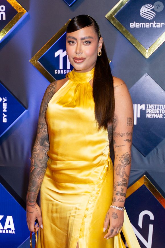 Rafaella Santos brincou ‘que ela mesma era o item mais caro do leilão’, segundo informações da revista Quem