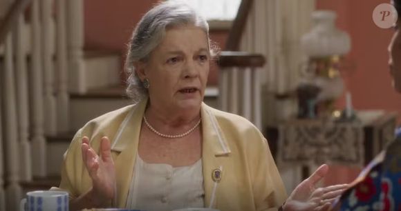 Valéria descobre que Bia e Isabel são a mesma pessoa