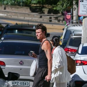 Bruna Marquezine aposta na tendência do 'quiet luxury' com conjunto de linho em passeio discreto com Shawn Mendes