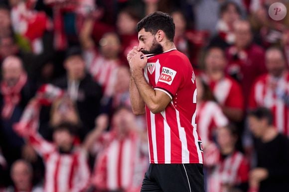 Asier Villalibre foi o personagem da final da Supercopa da Espanha: marcou um gol, conquistou o título e participou do lance que terminou na expulsão de Messi