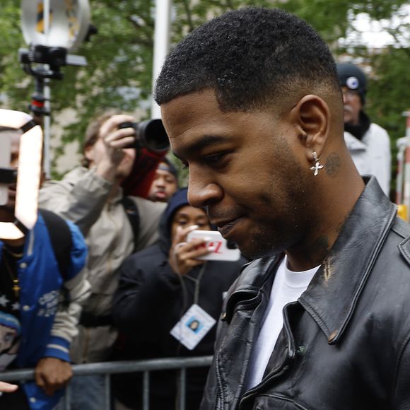 O rapper americano Kid Cudi prestou depoimento no julgamento de P. Diddy na manhã desta quinta-feira (22)