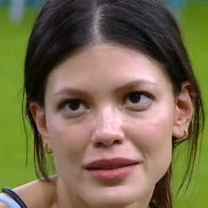 Vitória Strada no 'BBB 25': Atriz da Globo afirma que já está há uma semana sem evacuar.