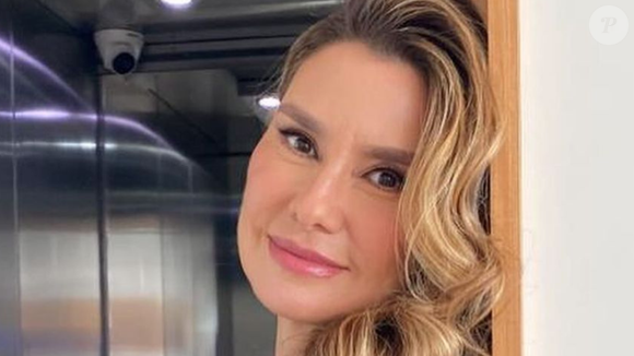 Lavínia Vlasak, de 'Mulheres Apaixonadas', ostenta corpão em fotos de biquíni ; atriz fez sucesso como Estela na novela de Manoel Carlos