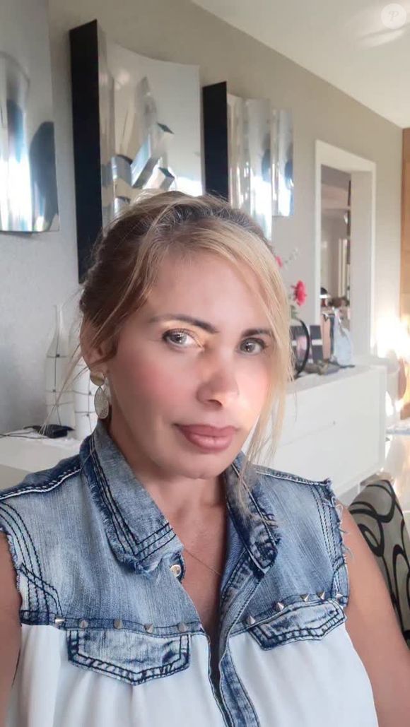Ângela Bismarchi é bacharel em Teologia e se formou em Psicanálise