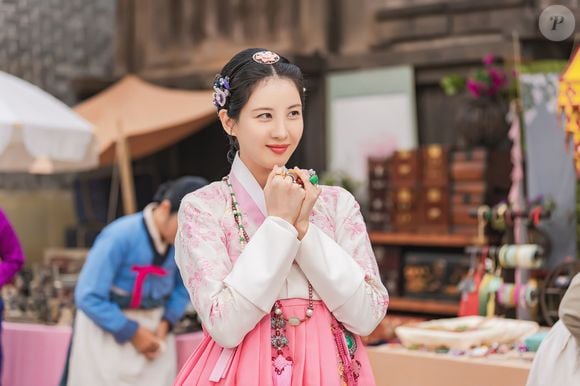 Em 'A Primeira Noite com o Duque', a alma de uma jovem vai parar no corpo de Cha Sun-chaek, uma personagem coadjuvante em sua web novel preferida