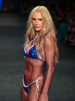 Deborah Secco rebate críticas pela aparência: ‘Quero envelhecer’