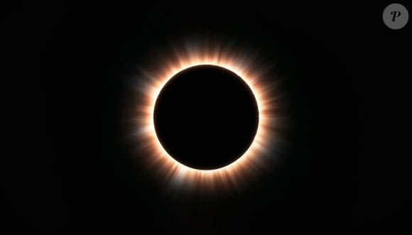 Eclipse lunar: ao movimentar o eixo Leão-Aquário, este evento destaca a necessidade de resgatar o entusiasmo da infância e colocar suas qualidades no centro das atenções.