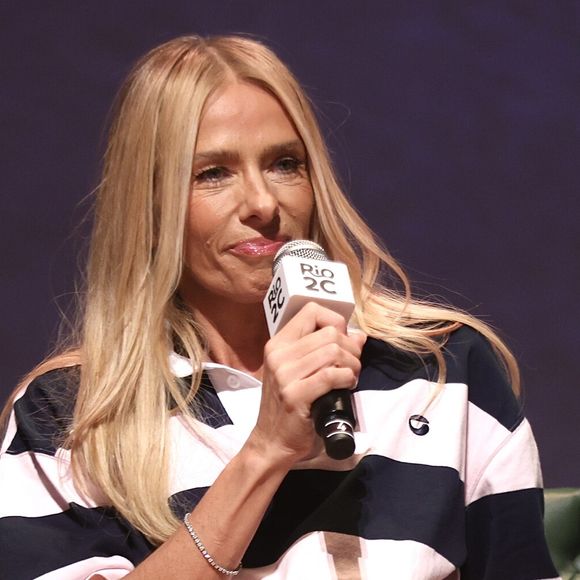 Adriane Galisteu: '[A irmã] falou com todas as letras para mim, um dia: 'Ele é um tricampeão mundial, não é homem para ficar resolvendo problemas normais'', relembrou a celebridade.
