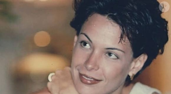 A atriz Carolina Ferraz na pele da personagem Milena em 'Por Amor' (1997).