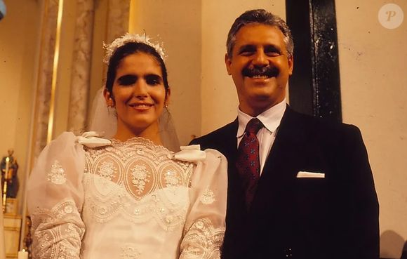 Malu Mader foi a virgem Márcia, que encantava Felipe (Antonio Fagundes) na novela 'O Dono do Mundo'