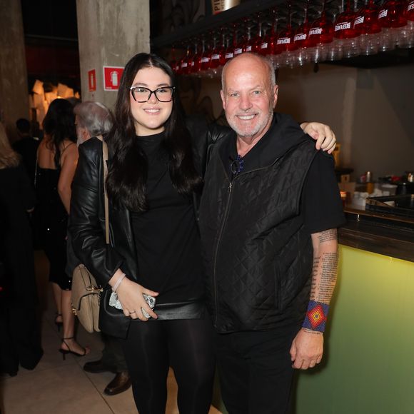 Filha de Jayme Monjardim e Tânia Mara, Maysa chamou atenção pela altura no aniversário do pai