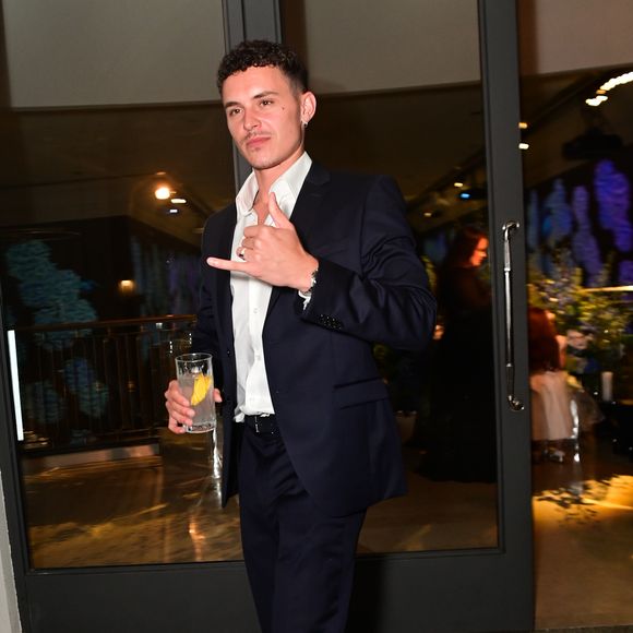 O ator internacional Arón Piper prestigiou o casamento de Eder Militão e Tainá Castro