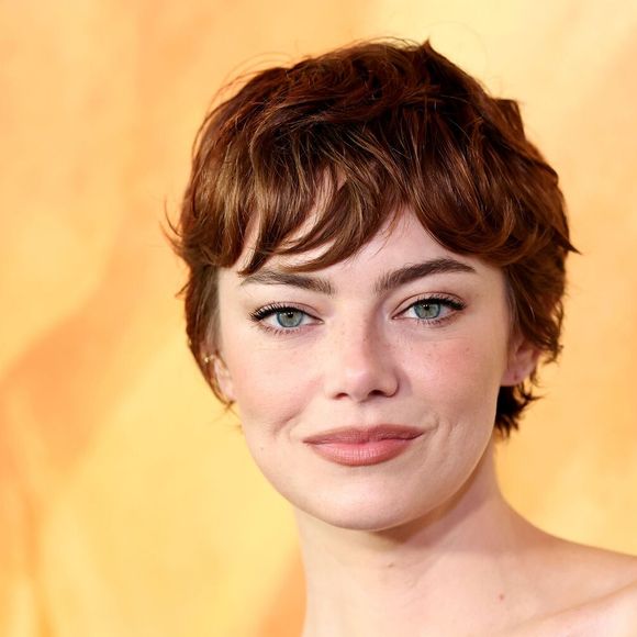 2025: mais recentemente, foi o rosto completamente diferente de Emma Stone que causou na web