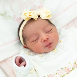 Filha de Zezé Di Camargo e Graciele Lacerda, Clara nasceu no dia de Natal