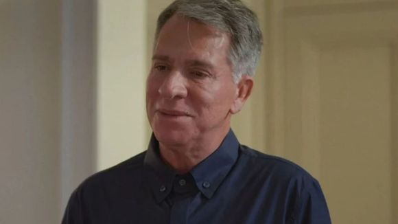 O que acontece com Eugênio no final de 'Vale Tudo'? Luís Salém antecipa destino do mordomo dos Roitman: 'Surpreendente'