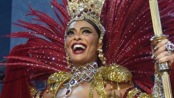 'O maior erro das mulheres 45+ ao buscar rejuvenescimento é tentar reproduzir volumes da juventude': dermatologista que atendeu Juliana Paes antes do Carnaval diz que pele intacta da atriz contraria hábito equivocado