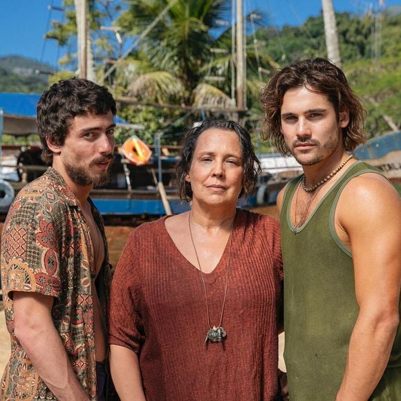 De férias após fim da sua participação na novela "Mania de Você", Nicolas Prattes rebateu as críticas perante o enredo de seu personagem no folhetim das 21h.