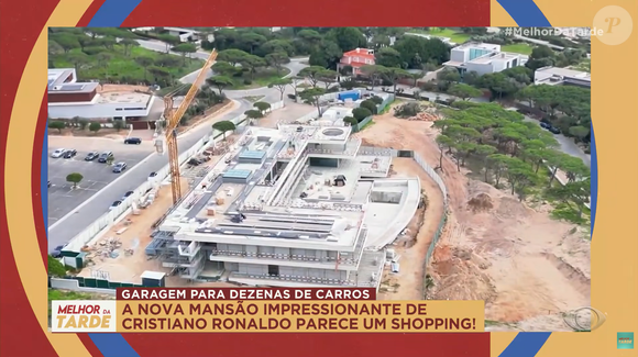 De acordo com as informações ainda divulgadas pelo veículo, CR7 escolheu torneiras de ouro maciço para alguns ambientes da casa e ainda encomendou um painel exclusivo da marca Louis Vuitton para decorar o quarto principal que será dividido com Georgina Rodríguez.