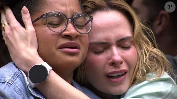 Após o fim do BBB 26, Tia Milena falou sobre o afastamento de Ana Paula Renault e afirmou que as duas vivem momentos diferentes na vida e na carreira