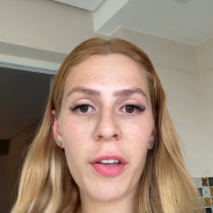 Malévola Alves rebateu diretamente as declarações de Jojo Todynho: “Eu não esperava que a situação com a Jojo chegasse a esse nível, porque eu pensei que ela ia calar a boca dela, mas ela continuou”, afirmou, deixando claro que o conflito tomou proporções inesperadas até para ela.