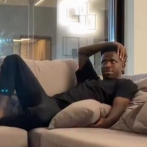 Coreografia aprovada? Essa foi a reação de Vini Jr. ao ver Virgínia dançando o pagode que cita a influenciadora e seu 'bodysplash de vanilla'