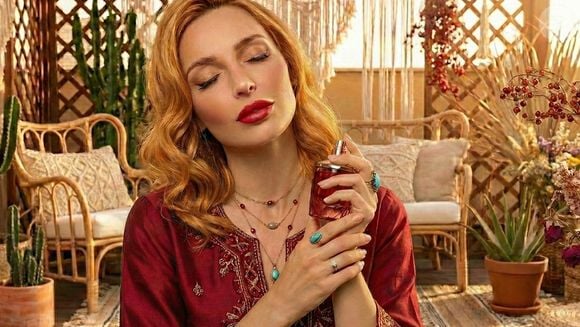 Perfume feminino marcante? conheça a opção perfeita para mulheres, que assim como minha tia, performam elegância e autenticidade.