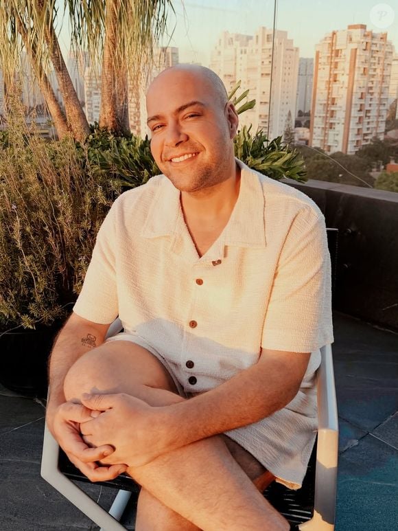 Através de dieta, exercícios físicos e remédios, Tiago Abravanel perdeu 23 quilos e transformou seu corpo