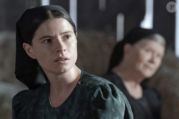 Jessie Buckley apareceu com a 'cara lavada' no filme 'Women Talking', mostrando sua beleza natural