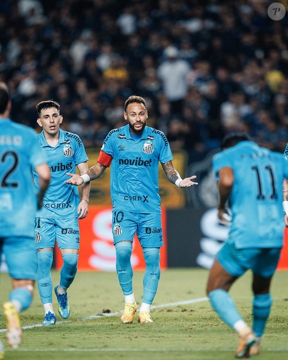 Neymar se envolveu em confusão após a vitória do Santos sobre o Remo, levando o seu time à classificação na Copa do Brasil 2026