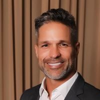 Dono de apartamento de R$ 12 milhões, Diego, ídolo do Flamengo, investe fortuna em novo imóvel de luxo em SC; prédio tem 165 m de altura e ticket médio de R$ 4 milhões