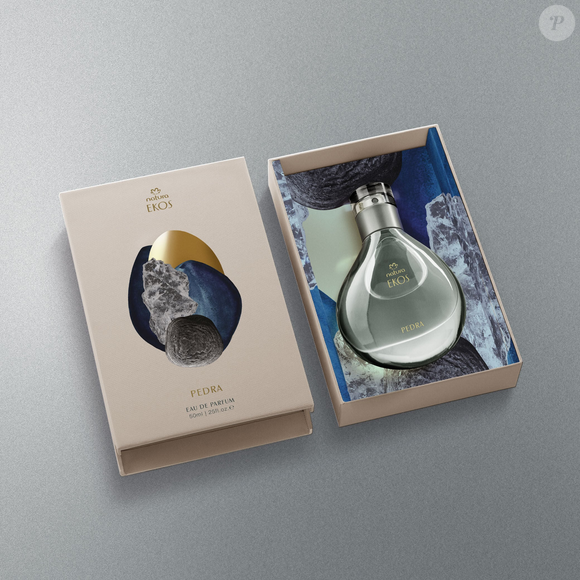 Para quem prefere perfumes sofisticados sem acordes excessivamente doces, Ekos Pedra aposta em uma composição elegante, marcada pela combinação de notas minerais, aromáticas e amadeiradas