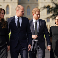 'Há um profundo sentimento de traição': Com Harry e Meghan de volta ao Reino Unido, William e Kate freiam reação instintiva e veem aproximação como construção lenta, segundo revista