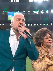'Era melhor deixar o samba morrer': Alcione e Belo cantam Hino Nacional antes de jogo do Brasil e web detona performances. 'Vexame'