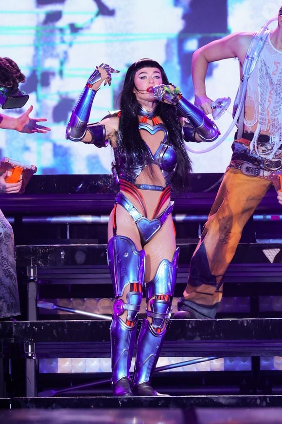 Katy Perry teria assediado Ruby Rose em uma boate em Melbourne, na Austrália, há cerca de 20 anos, segundo acusação da atriz