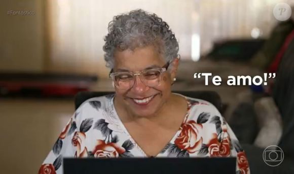 Entre lágrimas, a mãe de Juliana Marins sorriu ao ler a última mensagem enviada pela filha